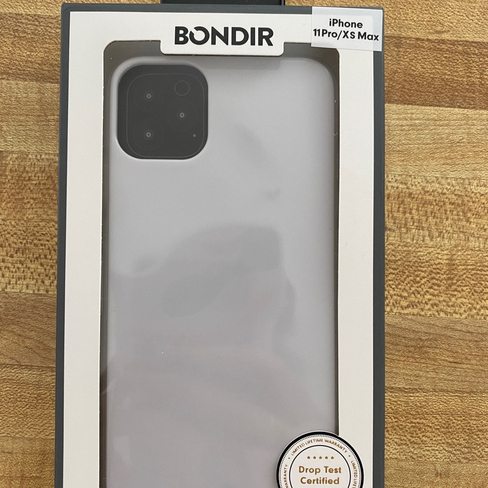 NWT iPhone 11pro/XS Max Sonix White Phone Case